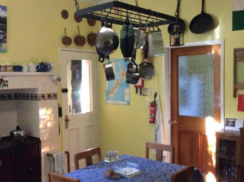 The Ferry Bed & Breakfast Куийнстаун Екстериор снимка
