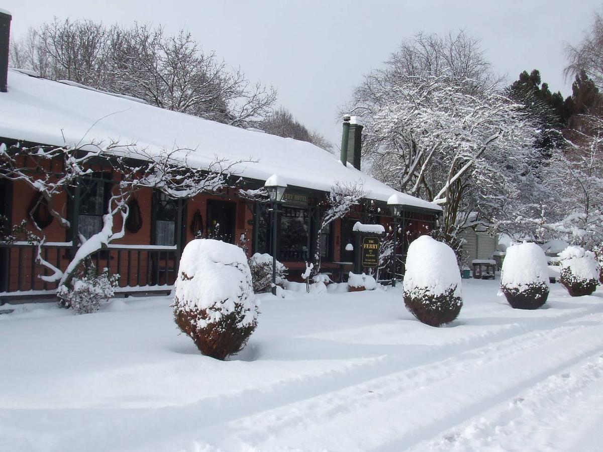 The Ferry Bed & Breakfast Куийнстаун Екстериор снимка