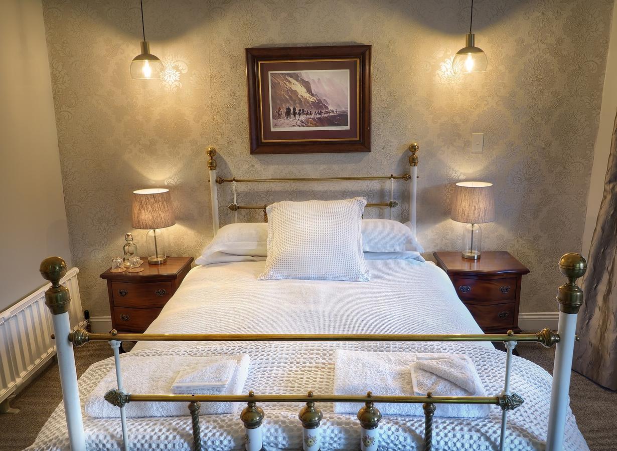 The Ferry Bed & Breakfast Куийнстаун Екстериор снимка